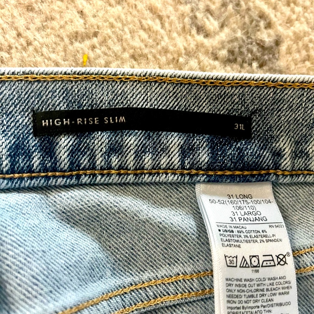 High Rise Jean - Picture 5 of 5